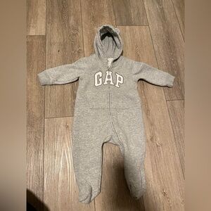 GAP cute onsie 6-12Months
